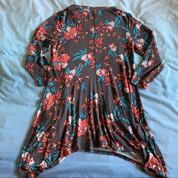 LOGO Lori Goldstein Floral Tunic Top - Picture 2 of 5